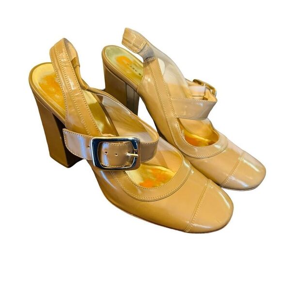 2/$25 - Marc Jacobs Tan Heels - Picture 2 of 11